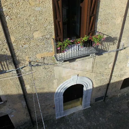Palazzo Di Mayo * مدينة سان غيوفاني أبيرو